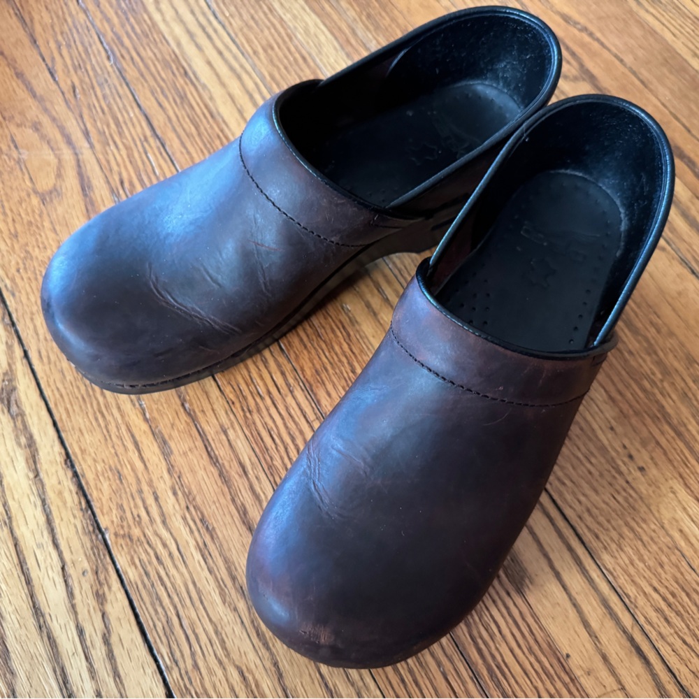 Dansko Professional Cabrio Clogs - Antique Brown Oiled-Women's EU 40